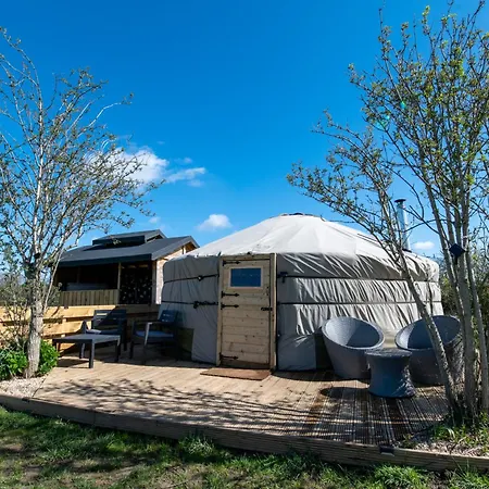 Lincoln Yurts Hotel Exterior photo