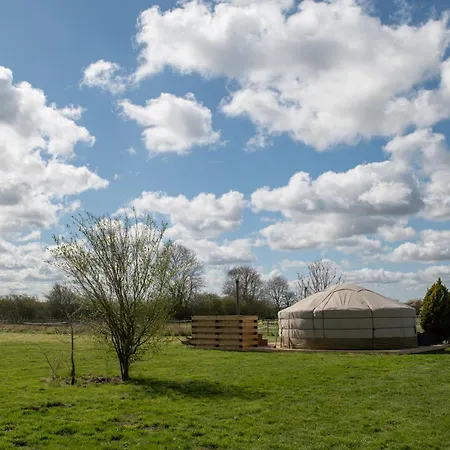 Lincoln Yurts Hotel Exterior photo