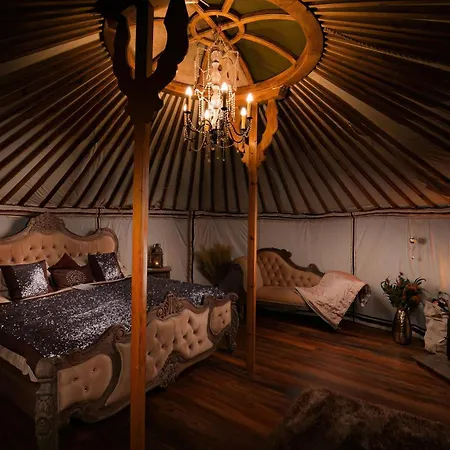 Lincoln Yurts Hotel Exterior photo